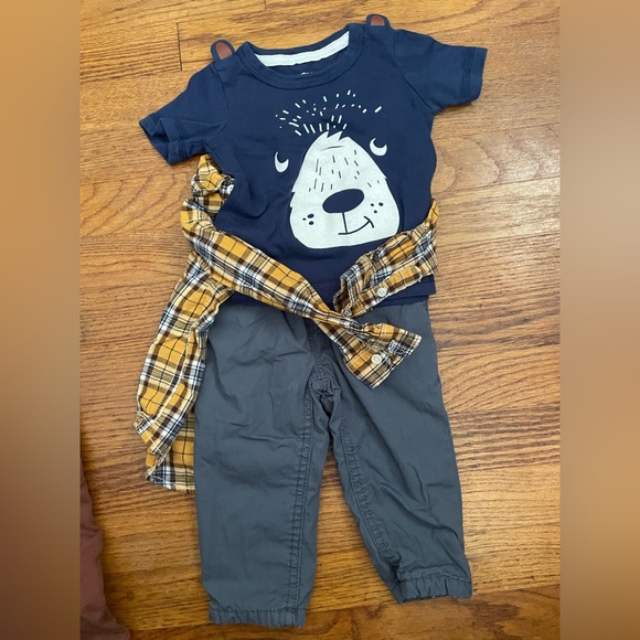 Lot of 4 item Carters 12m - Picture 12 of 13